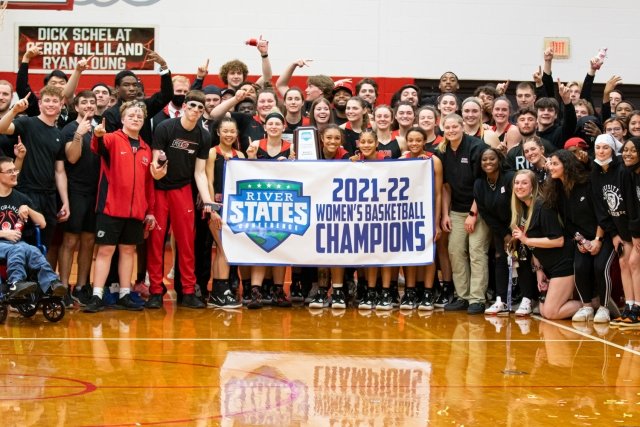 640x427-Campus-Community.jpg crowd of students celebrating
