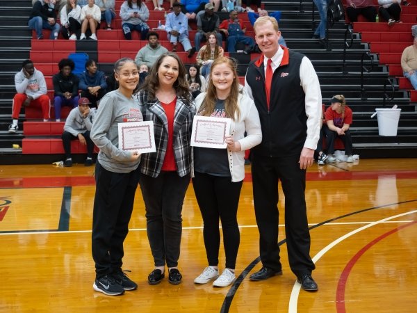 Student Athletes and President Smith recognize Stephanie Scott